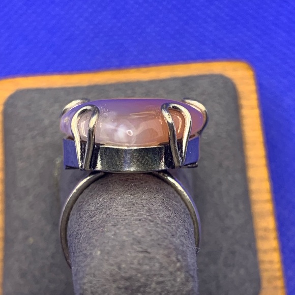 Sweet Peach Chalcedony Ring! .925 Sterling Silver Overlay, Size 5.75 - Picture 4 of 13